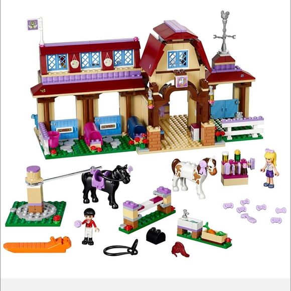 Lego Friends 41126 Heartlake Riding Club Complete Set, New - Picture 8 of 11